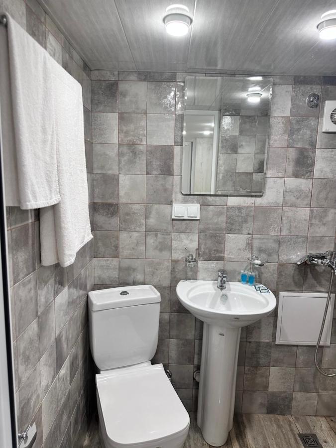 יירבאן Mandarin Hotel מראה חיצוני תמונה