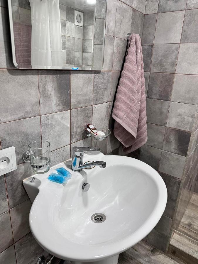 יירבאן Mandarin Hotel מראה חיצוני תמונה